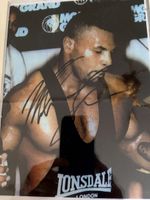 Mike Tyson Foto auf Papier mit Autogramm laminiert