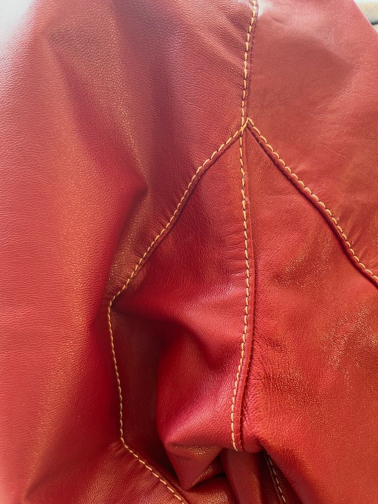 Jacken: Damen Lederjacke in Bordeaux rot – Gebraucht aus Benken SG von micksim 5