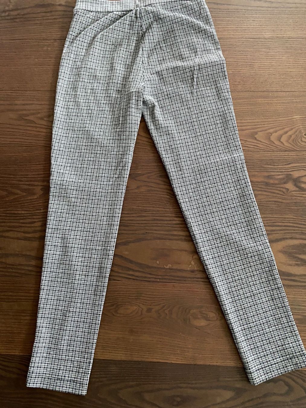 C&A Pantaloni: Damenhose, grau/schwarz, Gr. 38 – Usato da Dielsdorf venduto da sissy04 2