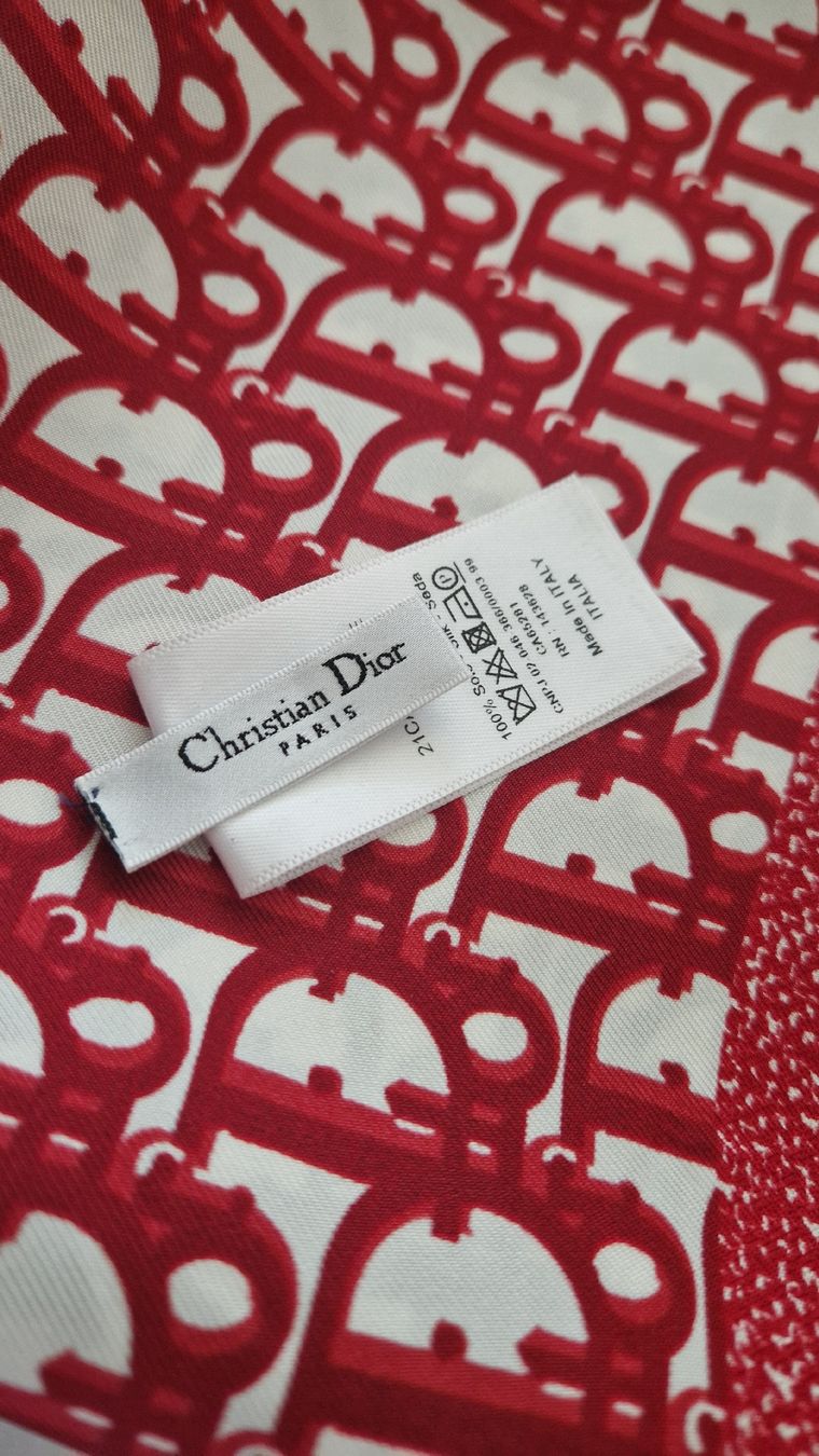 Dior Foulards & écharpes: Foulard Dior – Neuf (Voir description) à Collombey par Preloveditems 1