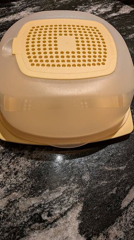 Tupperware Contenitori & Simili: Kleiner Käse Behälter Tupperware – Usato da Wattenwil venduto da karinschaw 1