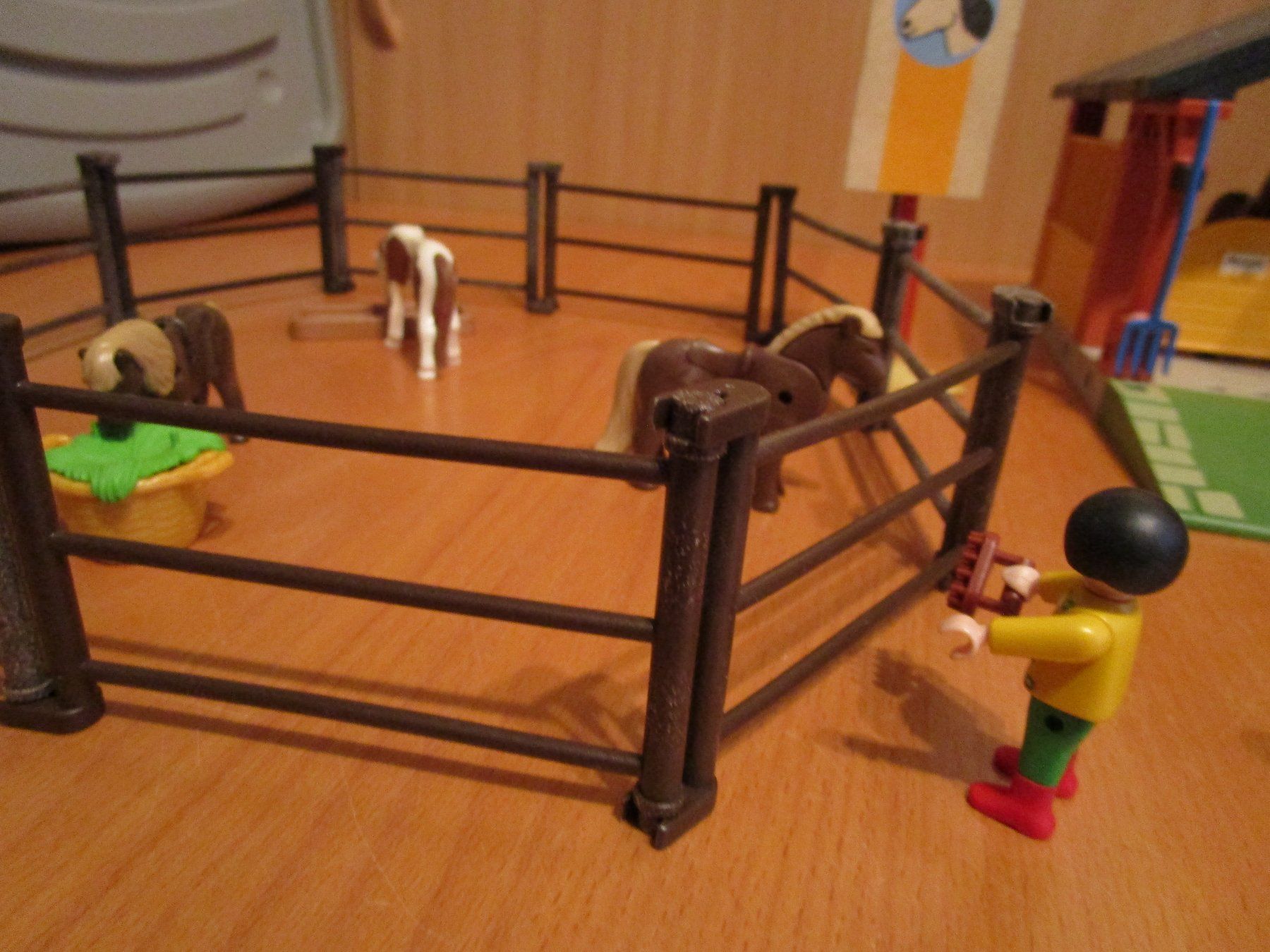 Playmobil Spielzeuge: Playmobil - Ponyhof – Gebraucht aus Wetzikon ZH von Storchadebar 1