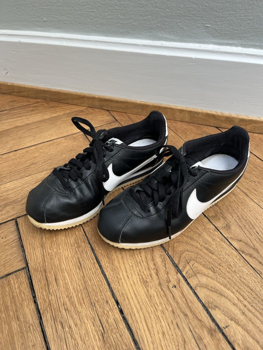 Nike Chaussures hommes: Nike Cortez Gr. 39 – D'occasion à Basel par and_bc5b 1