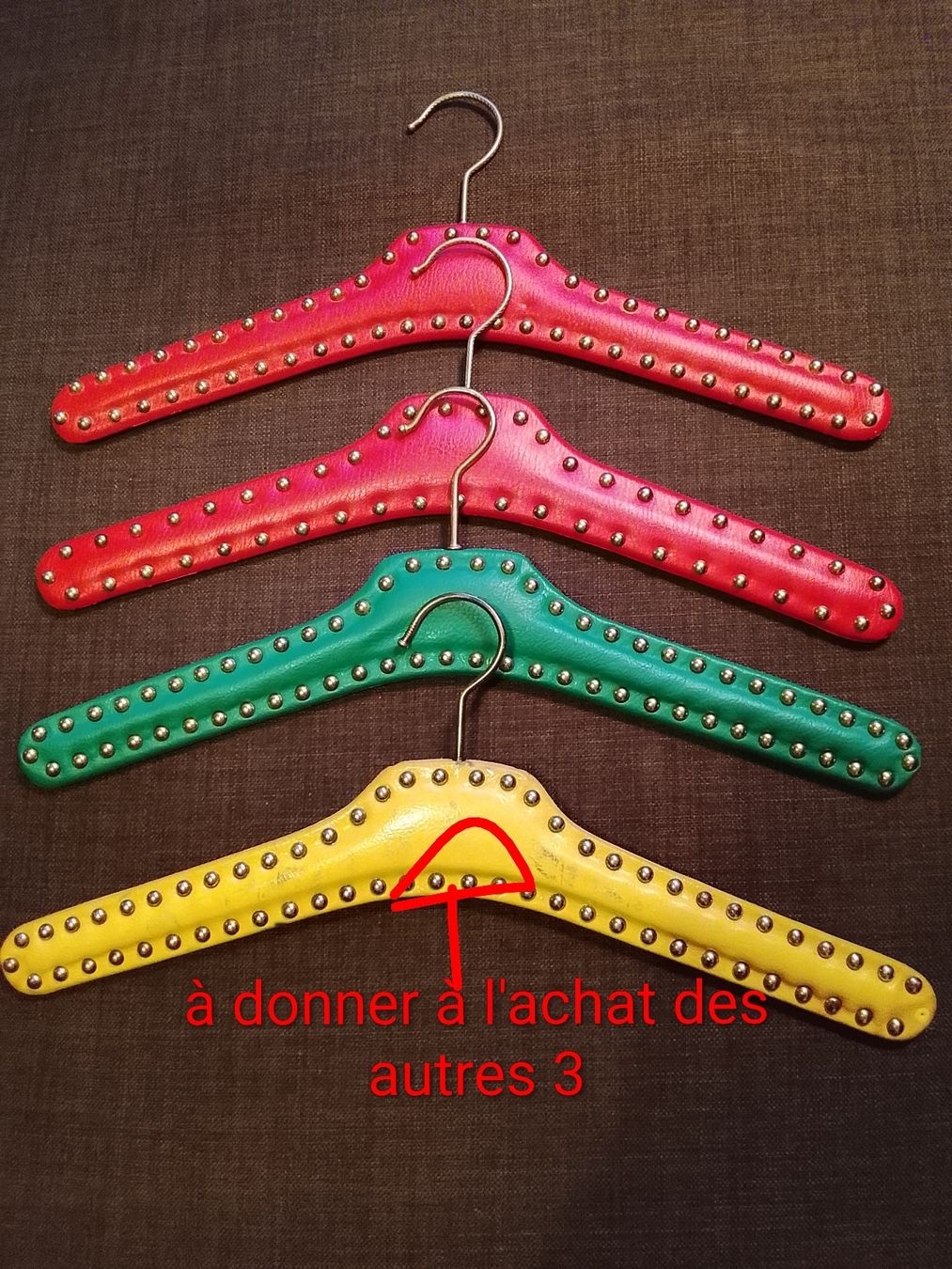 Appendiabiti: Lot de cintres vintage – Usato da Couvet venduto da fat_kyl7 5