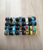 Set 10 monster trucks giocattolo usati