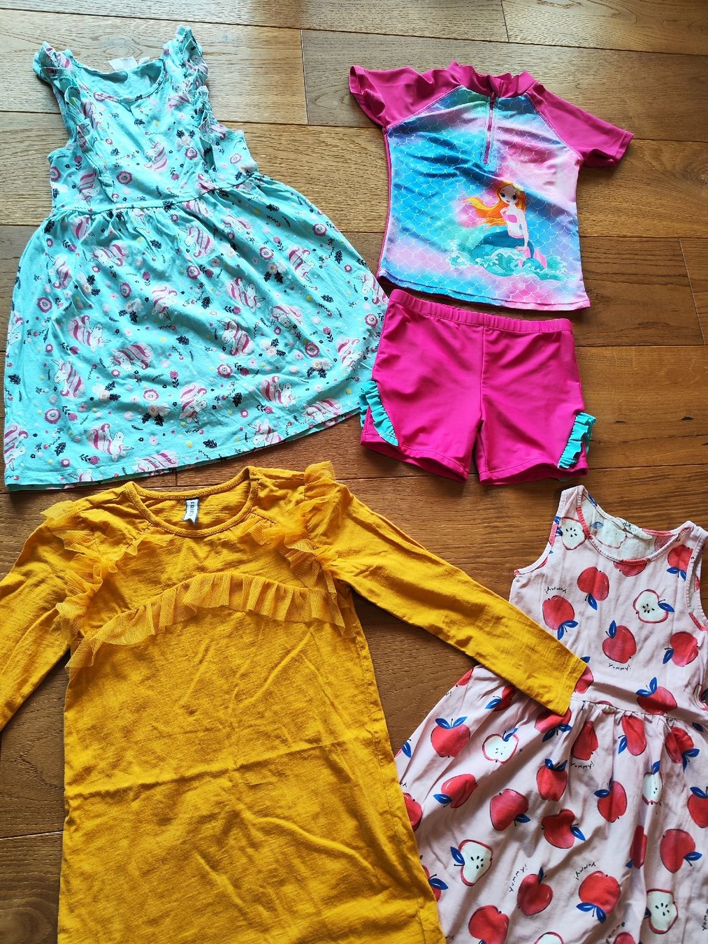 Lotti & Set di vestiti: Sommer Kleider Set, Grösse 122/128 – Usato da Kriens venduto da Xonox 2