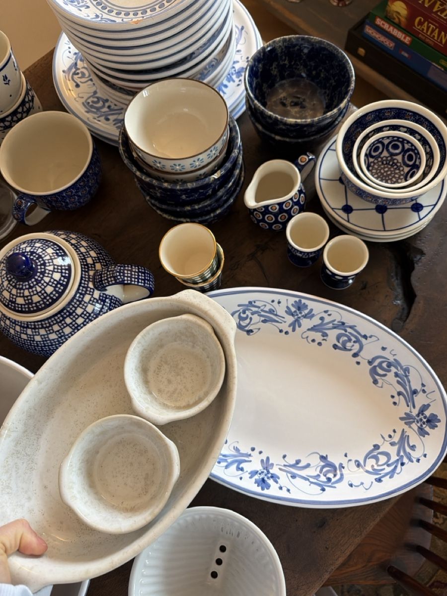 Services de table: Mixed Ceramic Dinnerware Set – D'occasion à Zürich par pau_9r2x 2