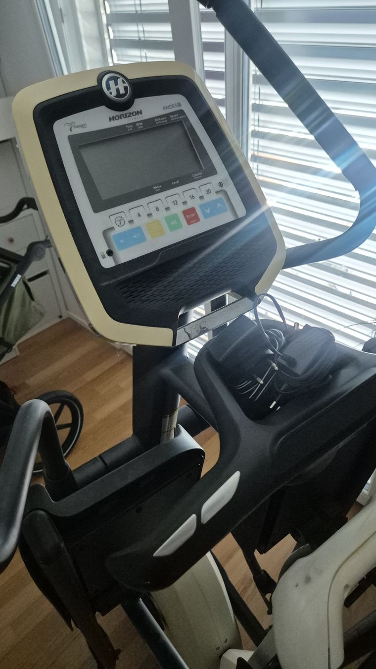 Horizon Vélos d'appartement: Crosstrainer Horizon Andes 5  – D'occasion à Malters par Whoopi07 1