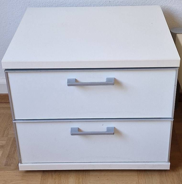 Nachttische: 2 Nachttischmöbel – Gebraucht aus Basel von foo_yrj6