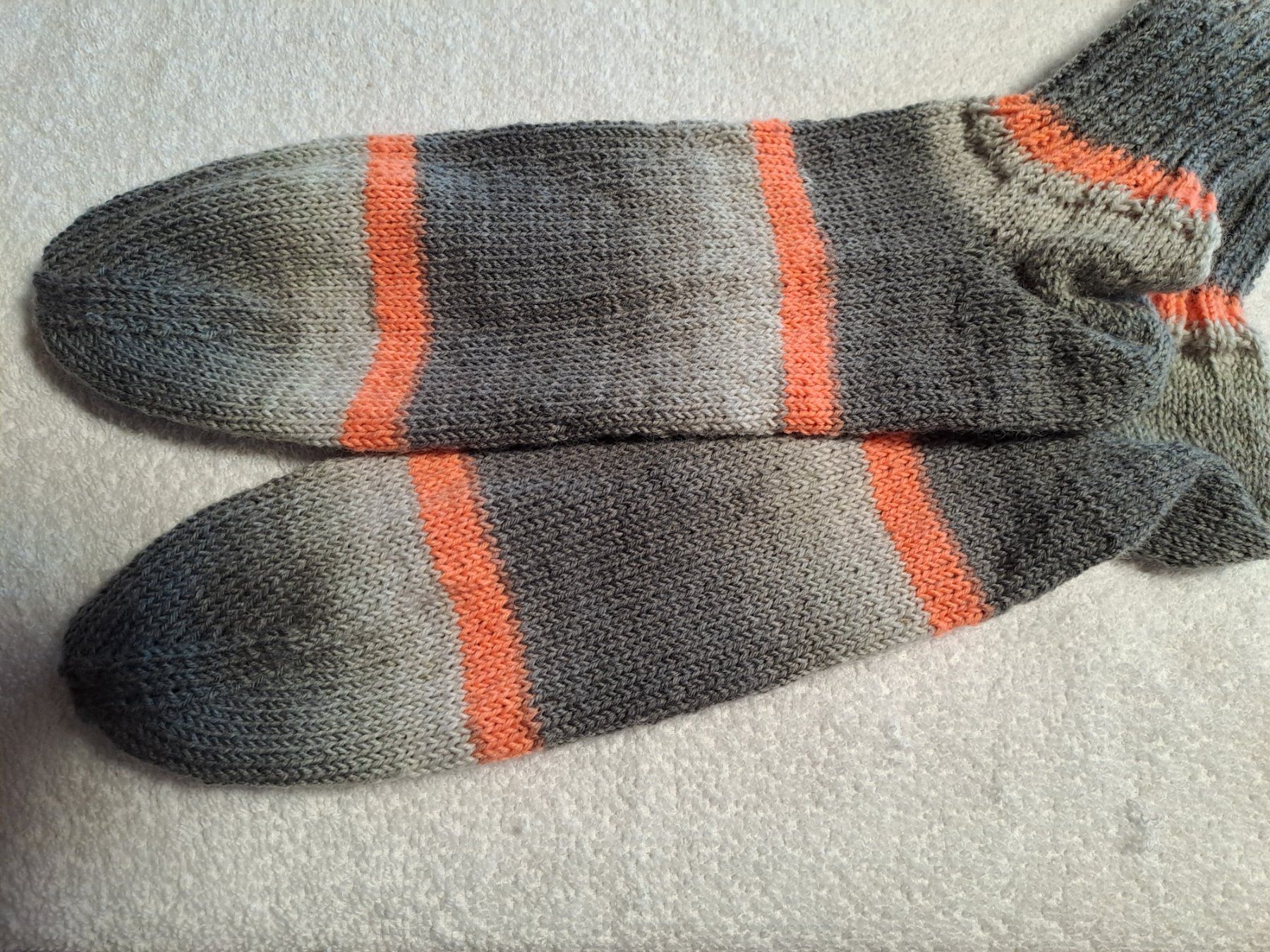 Calze: handgestrickte Socken Grösse 44 /45 – Nuovo (secondo la descrizione) da Tuttwil venduto da wolleundstoff 1