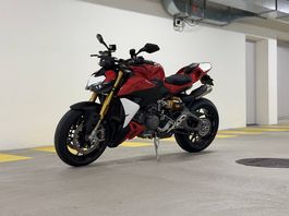 Ducati Streetfighter V2 S