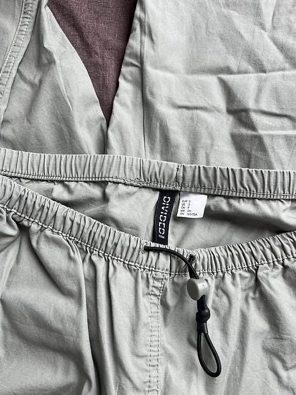 H&M Pantaloni: Pantalon parachute H&M taille S – Usato da Lonay venduto da jes_8znz 4
