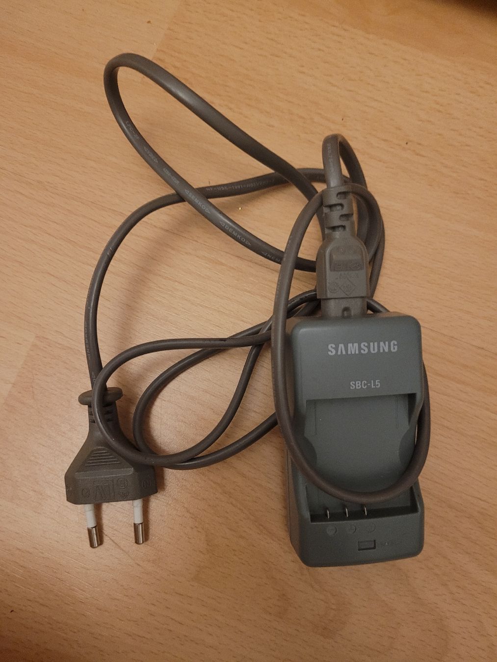 Altri Accessori: altes Samsung Ladegerät  – Usato da Inwil venduto da Flower2325
