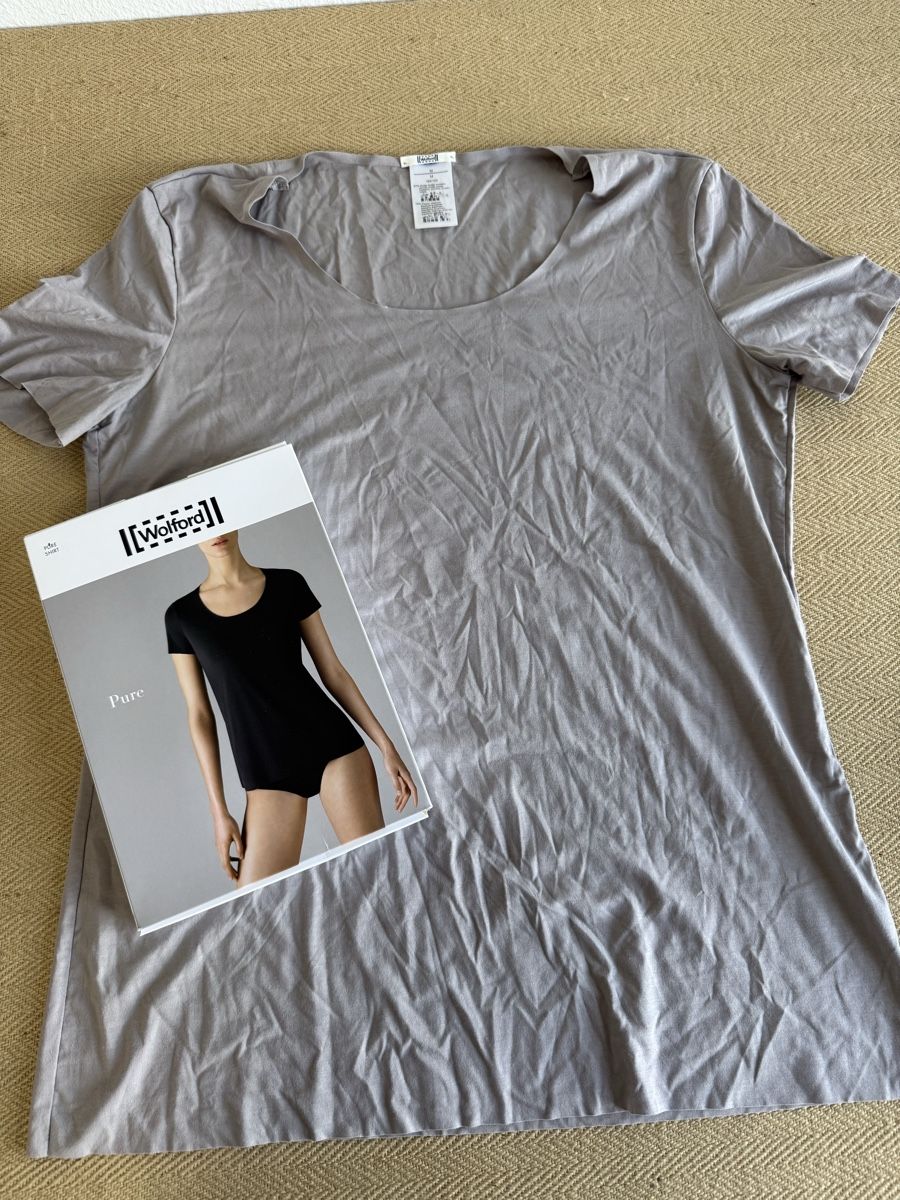 Wolford T-shirt: WOLFORD Pure Shirt Grösse M Silver Cloud – Usato da Konolfingen venduto da petzipetz