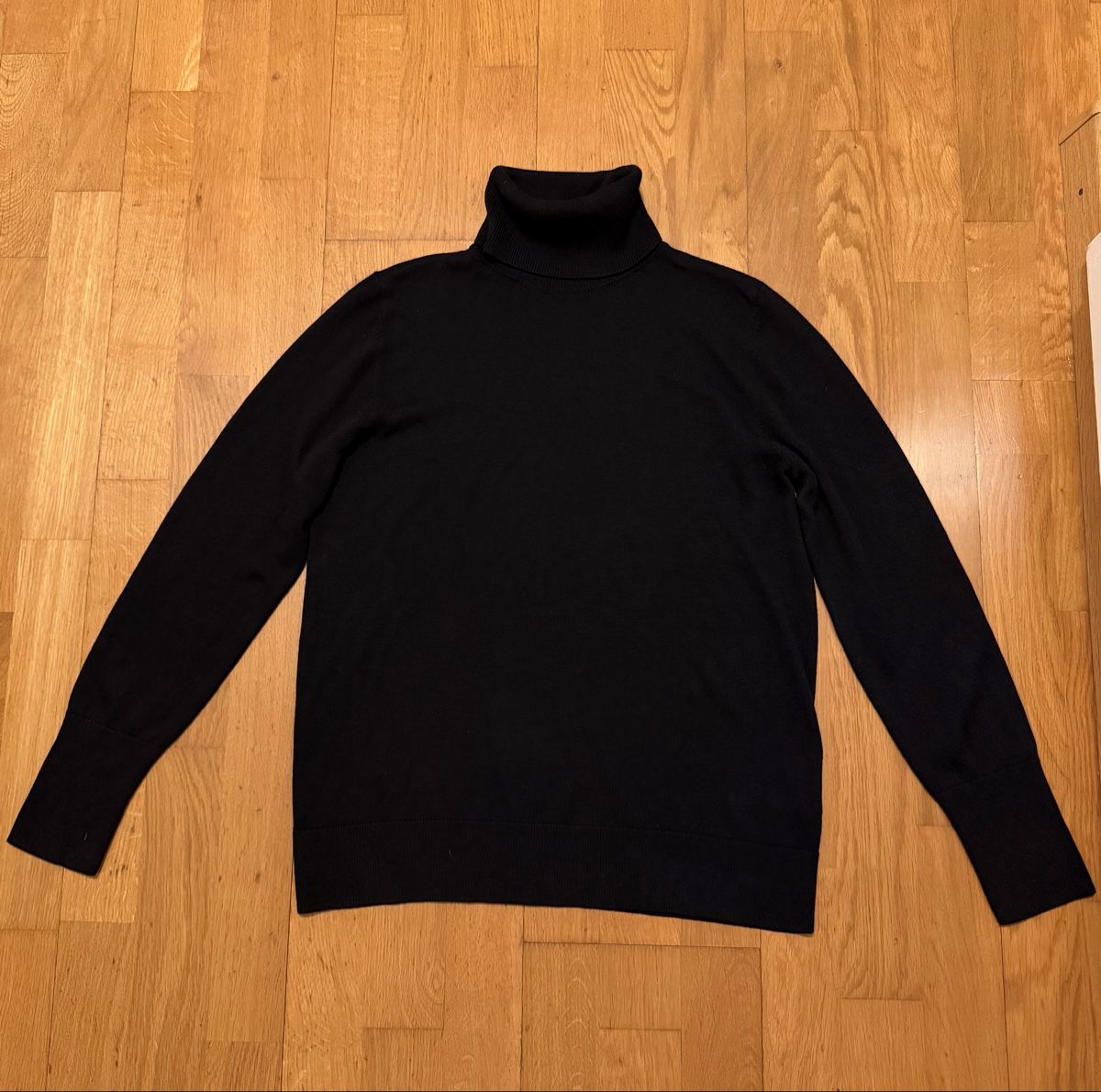 C&A Pulls & Sweat-shirts: Schwarzer Rollkragenpullover, C&A, Grösse M. – D'occasion à Adliswil par StephanieAnnina