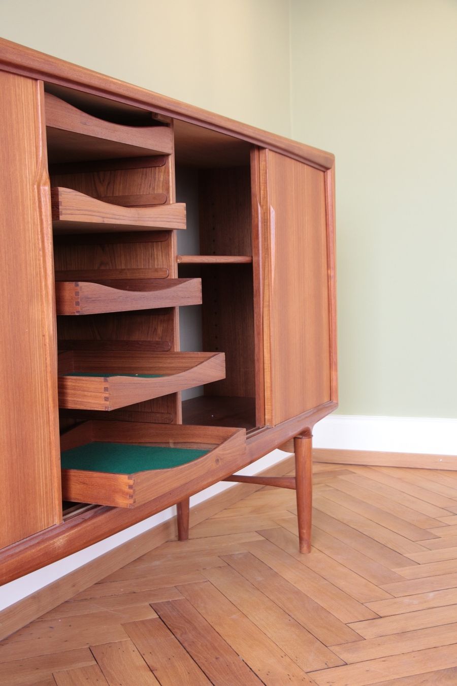 Credenze: Highboard Axel Christensen – Usato da Basel venduto da perpetuum_moebel 4