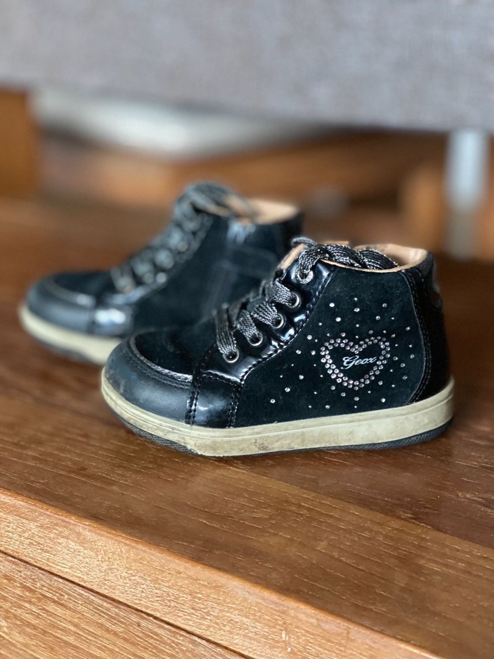 Geox Scarpe per ragazze: Geox Mädchen Boots EU 23 – Usato da Oberwil b. Zug venduto da pHO3NiX