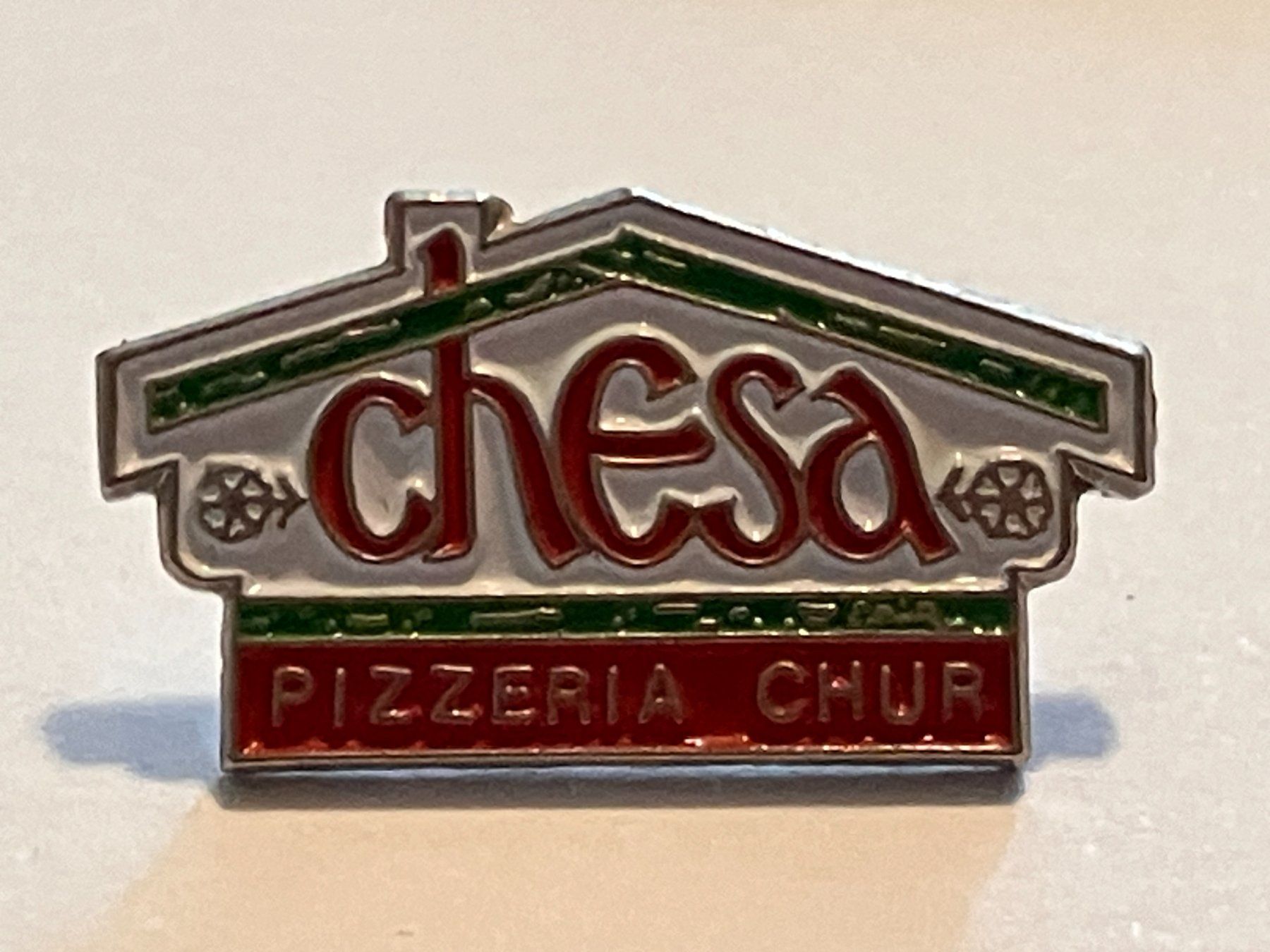 Plaketten & Abzeichen: 1 Pin Pizzeria Chesa Chur – Gebraucht aus Basel von djwwpp