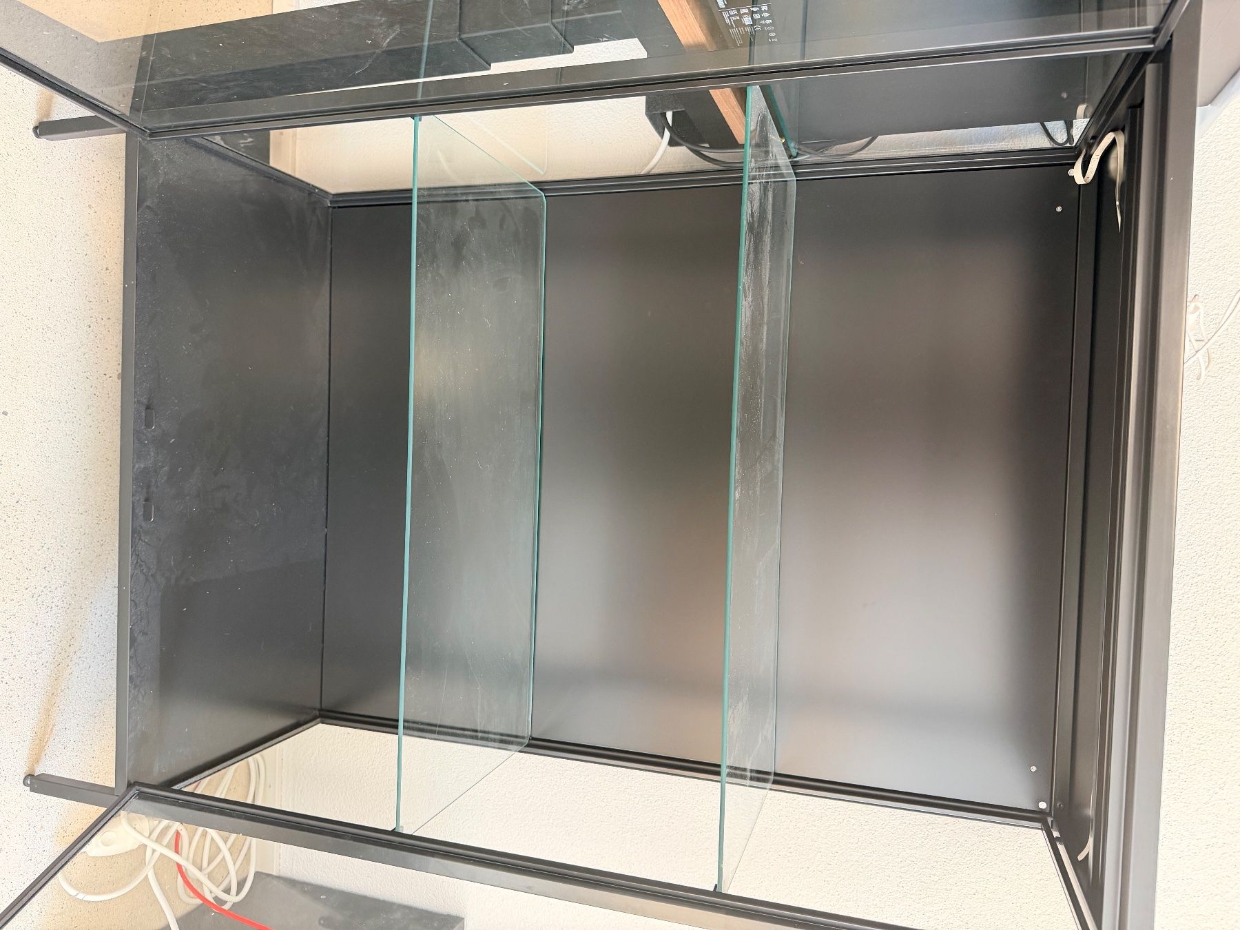 Scaffali: Black glass shelf from IKEA. – Usato da Dübendorf venduto da xce_m8qq 4