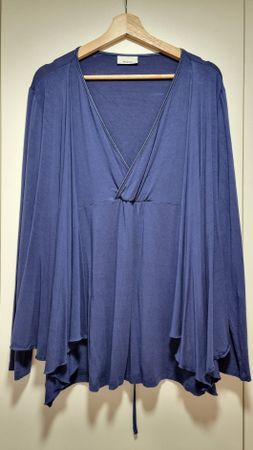 Yessica Wickelshirt Gr. L dunkelblau, toller Schnitt 
