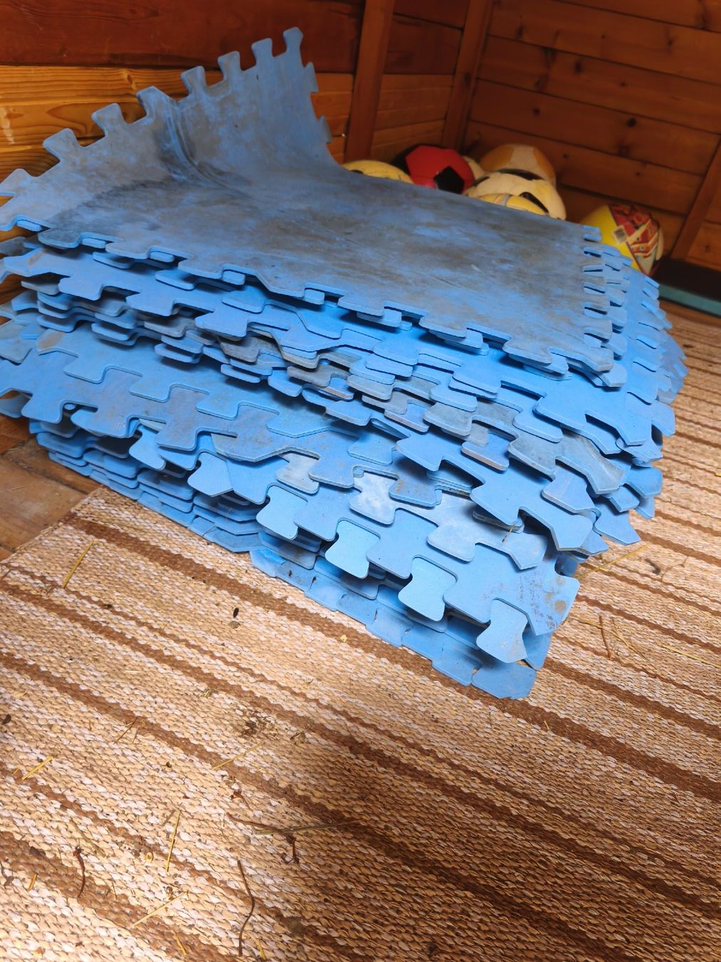 Tappetini fitness: Ca. 51 Puzzlematten für Pool – Usato da Bülach venduto da Returnfire 1