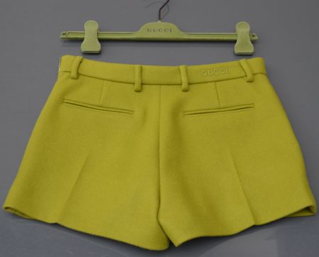 Gucci Shorts  .40 ( M)