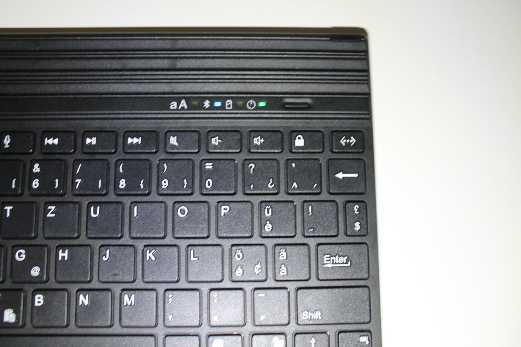 Kensington Tastiere: Kensington keyfolio pro  Universal Bluetooth Tastatur – Usato da Basel venduto da David25 1
