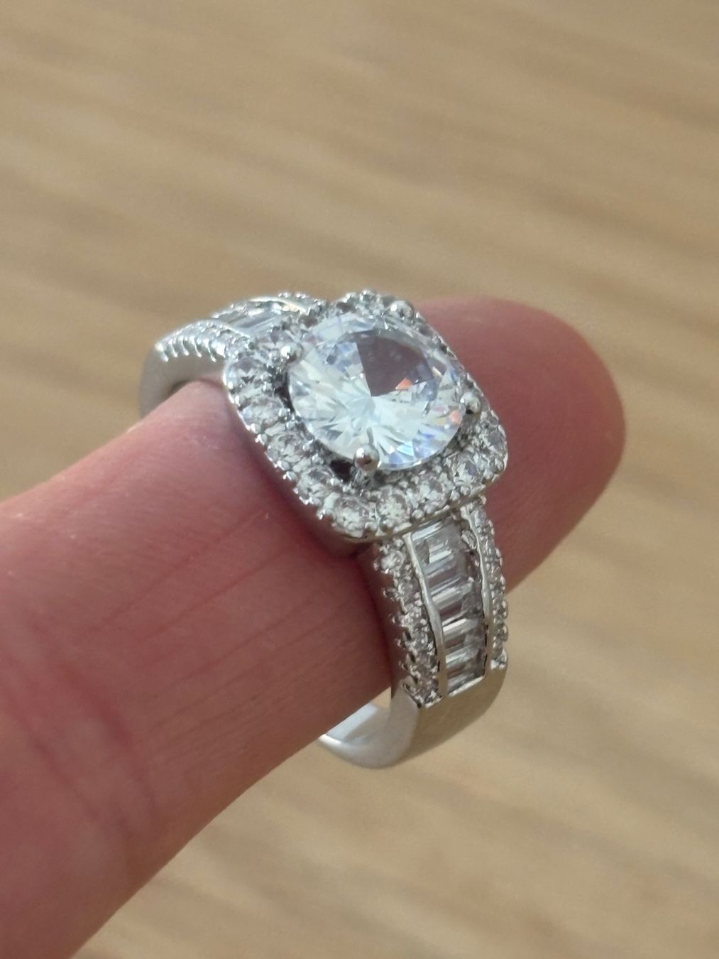 Anelli: Luxus Elegante Gr.19/9 Ring Farbe: Silber / Weiss – Nuovo (secondo la descrizione) da Biel-Bienne venduto da Roserosse13 3