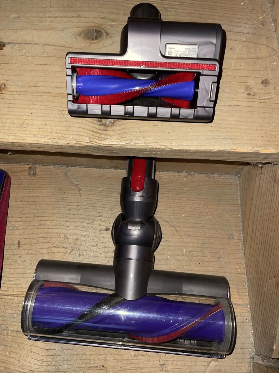 Dyson Staubsauger & Zubehör: Dyson V8 Zubehör Set NEUWERTIG – Neu und originalverpackt aus Mels von Atelier-Ale 1
