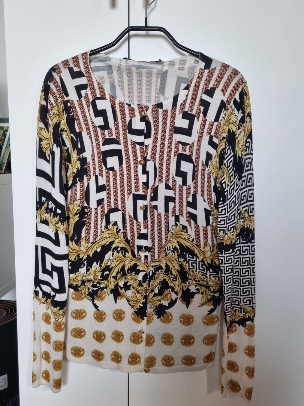 Versace Giacche: Feinsrickjacke von Versace Gr. 38 – Nuovo (secondo la descrizione) da Cham venduto da Moikki