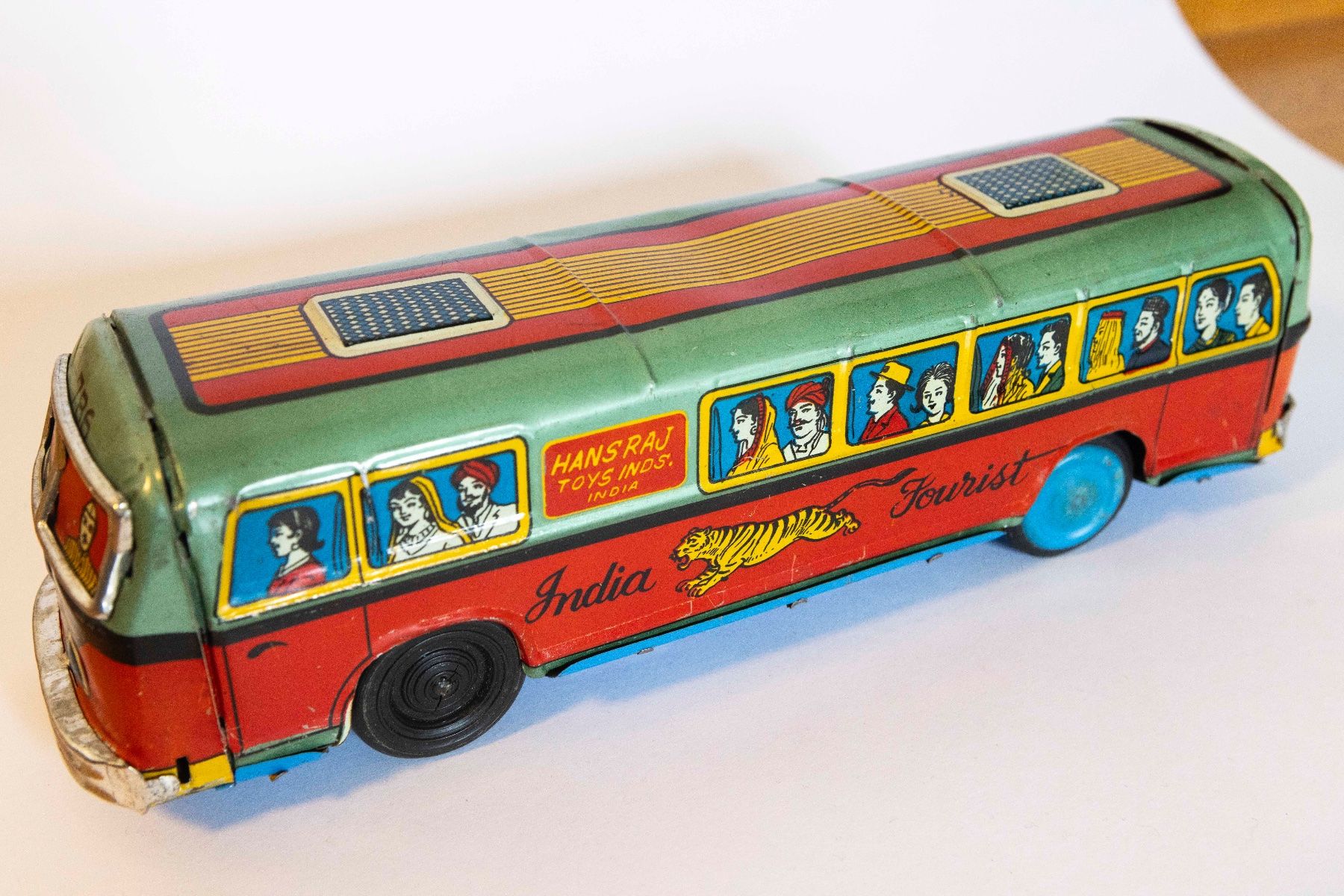 Spielzeuge: alter Blechbus Hans Raj Toys – Gebraucht aus Zürich von mir_9gc2