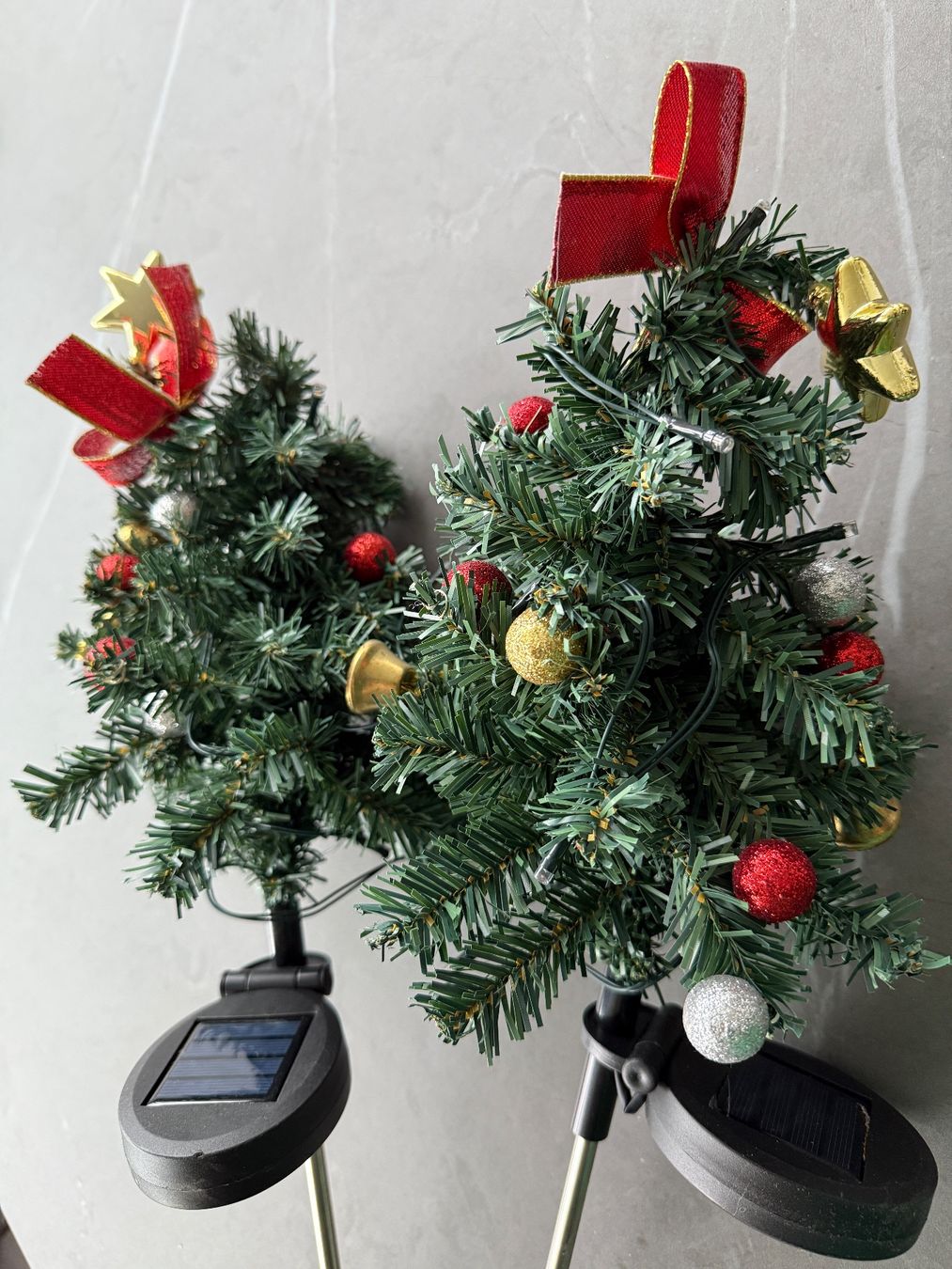 Tutte le decorazioni: 2 kleine Garten-Solar-Weihnachtsbäume – Usato da Altishofen venduto da UrsulaP0102