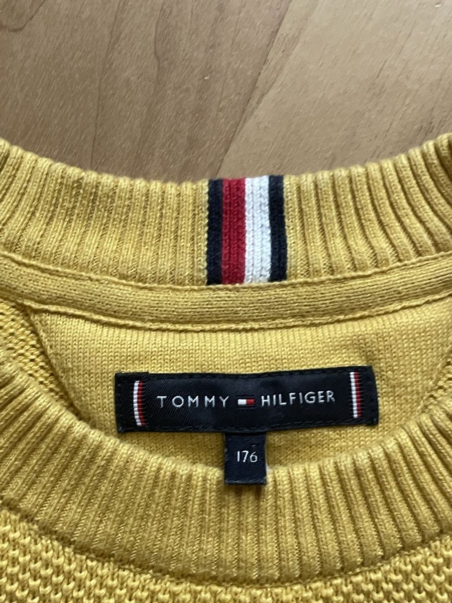 Tommy Hilfiger Pulls et sweat-shirts: Pullover Tommy Hilfiger 176 neuwertig  – D'occasion à Fribourg par Mymikrakra01 2