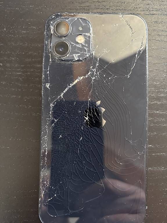 Apple Telefoni cellulari / Smartphones: iPhone 12 64GB schwarz – Usato da Ostermundigen venduto da Toflo 1
