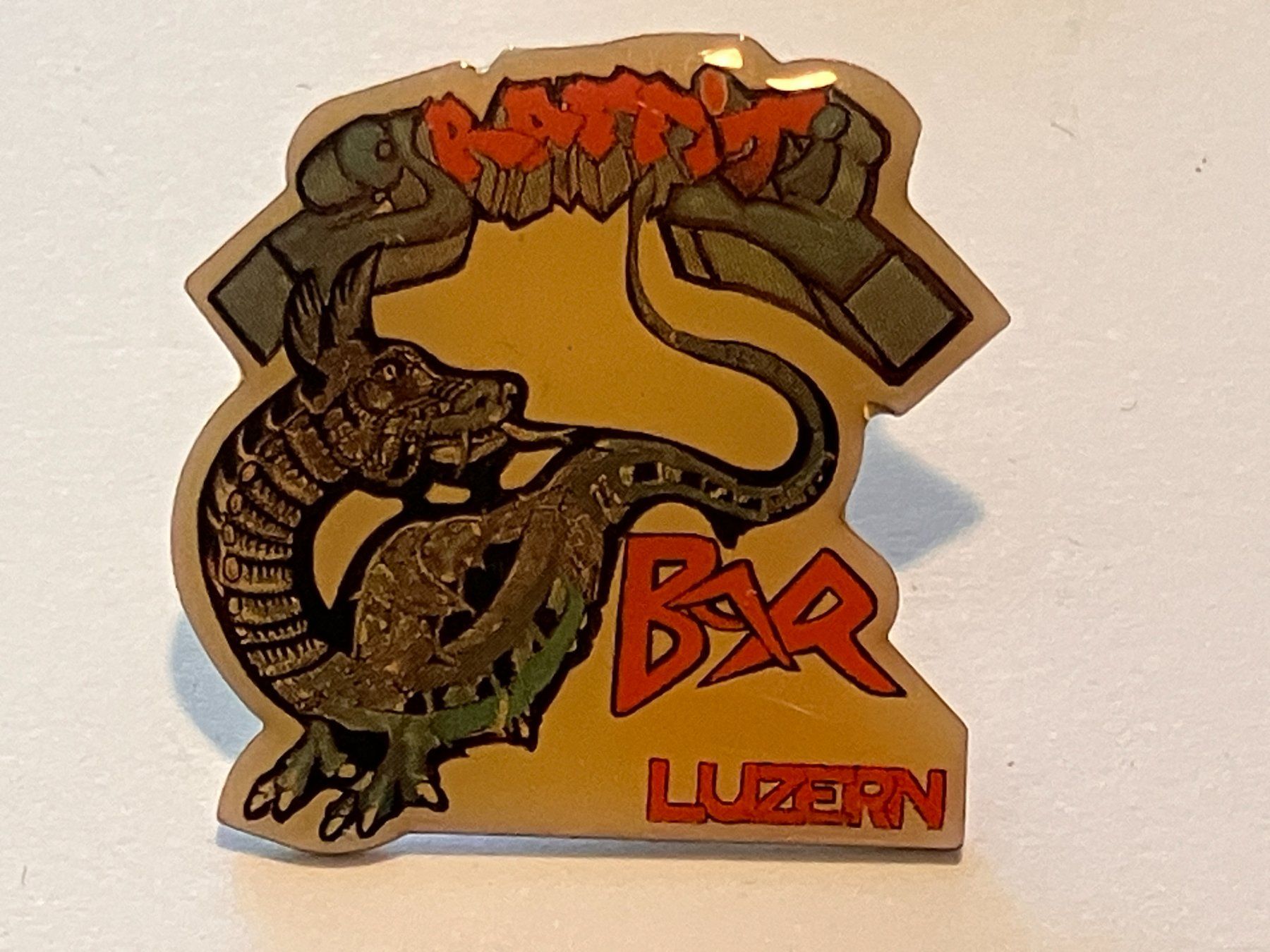 Plaquettes & Badges: 1 Pin Graffiti Bar Luzern – D'occasion à Basel par djwwpp