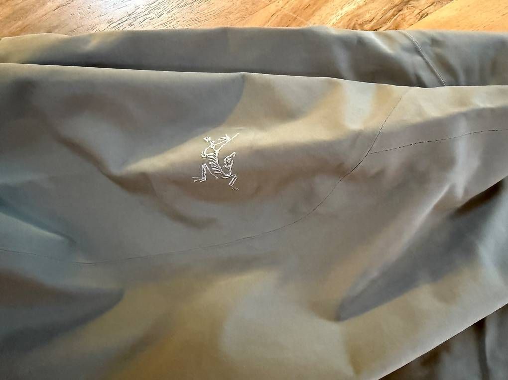 Pantaloni: Pantalon ski Arc'Teryx L – Usato da Lourtier venduto da mgi_mtj5 3