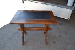 Antiker kleiner Tisch