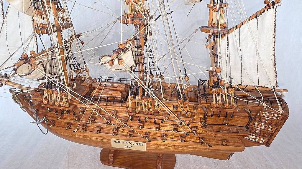 Kit di modellismo & Modellini statici: Schiffsmodell HMS Victoriy 1805 – Usato da Pfäffikon ZH venduto da sandrapeet 2