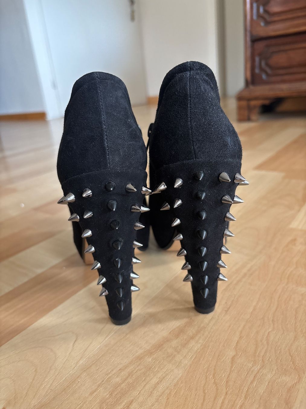 Scarpe da donna: Spikey High-heels – Usato da Huttwil venduto da fer_zgx2 1