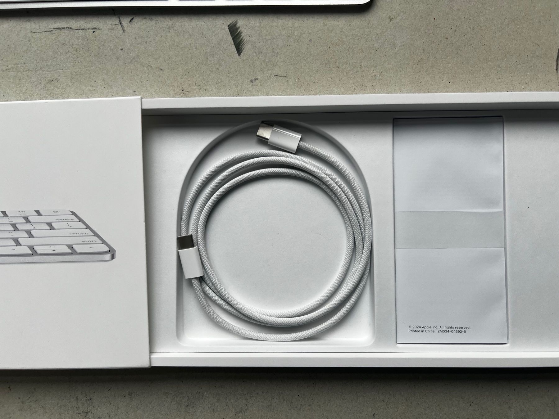 Apple Claviers: NEU: Apple Magic Keyboard - Schweiz, Kabellos – Neuf avec emballage d'origine à Zürich par luc70 2