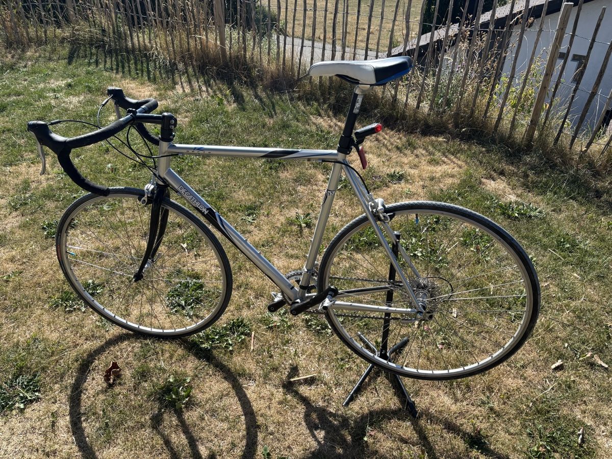 Decathlon Velos: Vélo de route décathlon – Gebraucht aus Nods von jonasg23