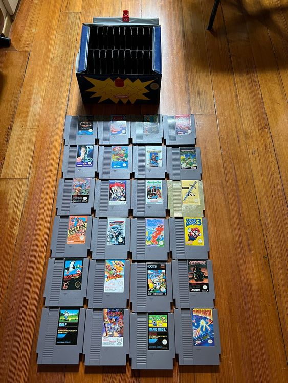 24 cartouches NES + rack officiel Nintendo (Gebraucht) in Lausanne für ...