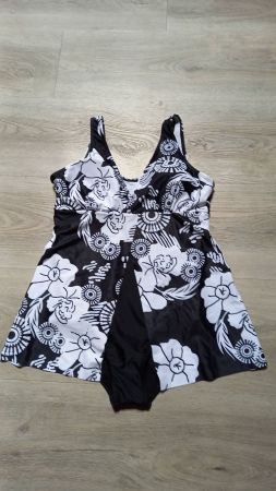 Badekleid L  Neu
