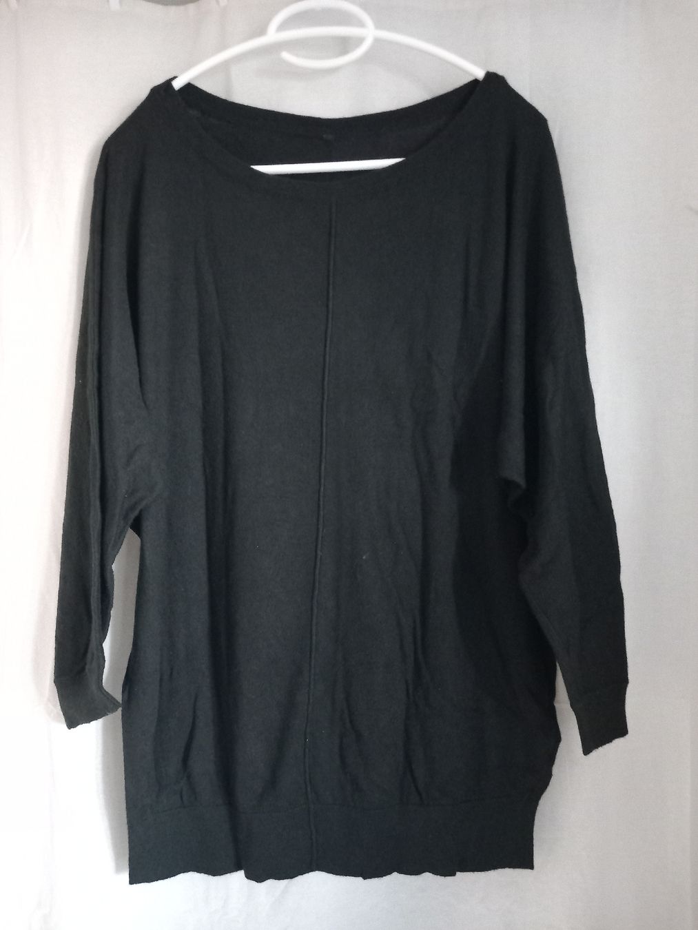 Pullover & Sweatshirts: Pull noir à manches longues – Gebraucht aus Faoug von per_kp6r