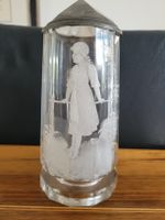 Antikes Glas mit Schneemalerei