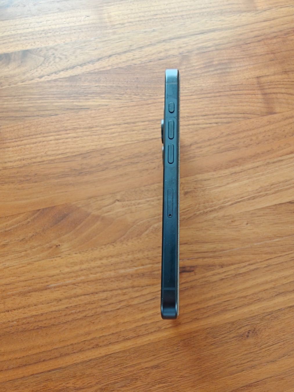 Apple Telefoni cellulari / Smartphones: iPhone 15Pro 256GB – Usato da Zug venduto da per_5bzv 3