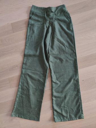 Damen Hose grün Grösse S guter Zustand