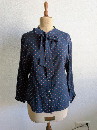 Damen Bluse dunkelblau gepunktet
