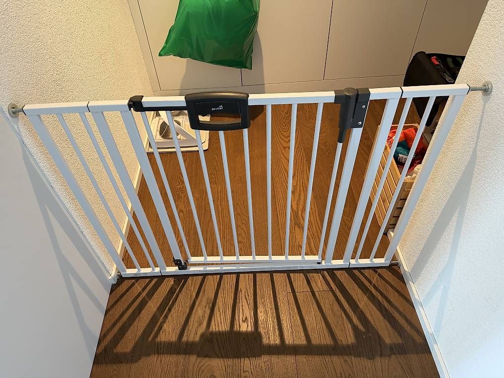 Sonstiges: Geuther Absperrgitter mit Kindersicherung – Gebraucht aus Meilen von arnmagnusson 1
