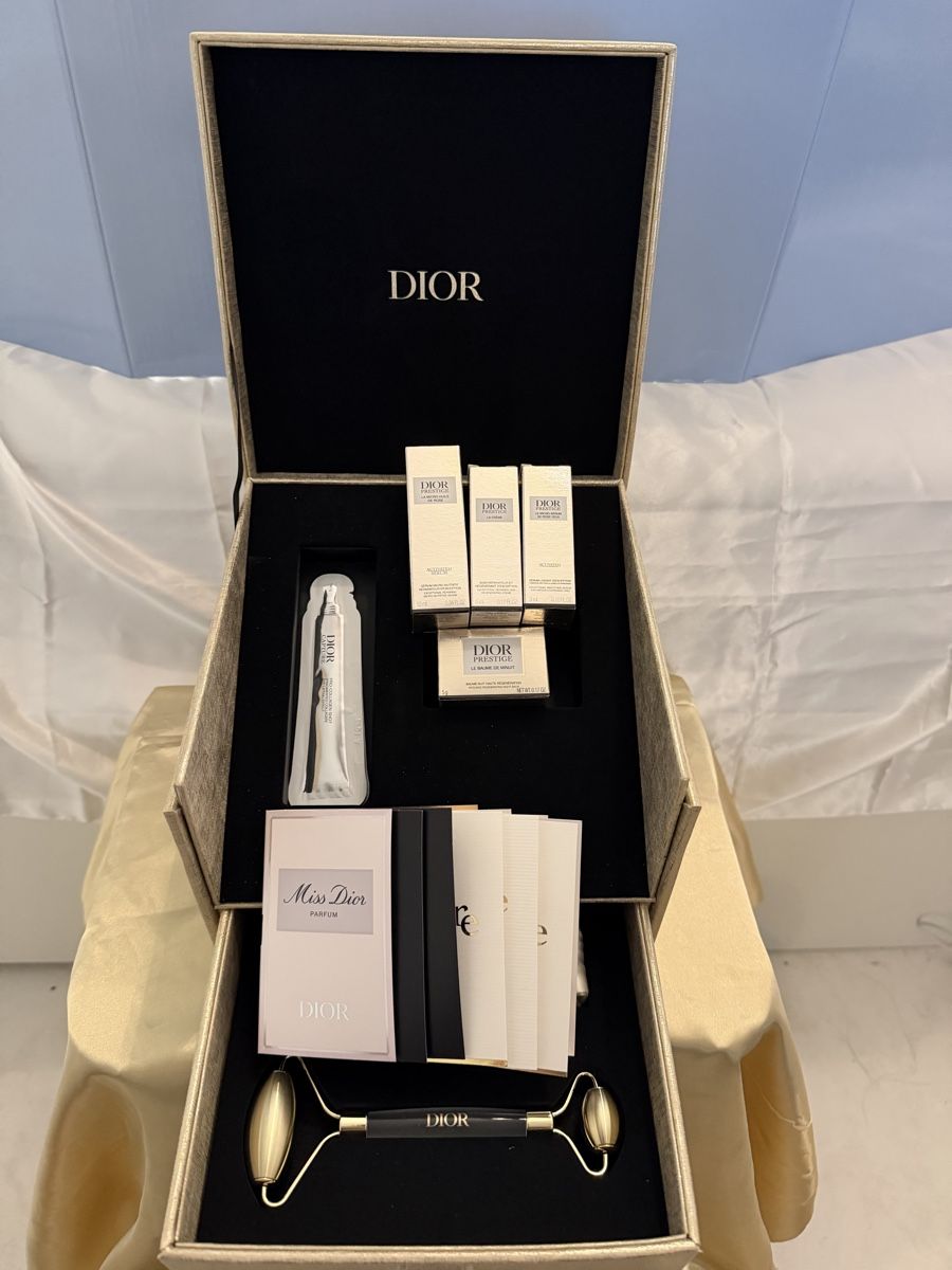 Dior Cura del viso: DIOR Prestige GeschenkBox Set 100% Original – Nuovo e nell'imballaggio originale da Bern venduto da Blueangel6 1